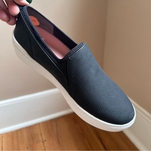 Dr. Scholls Devine black textured slip on sneakers SIZE 7